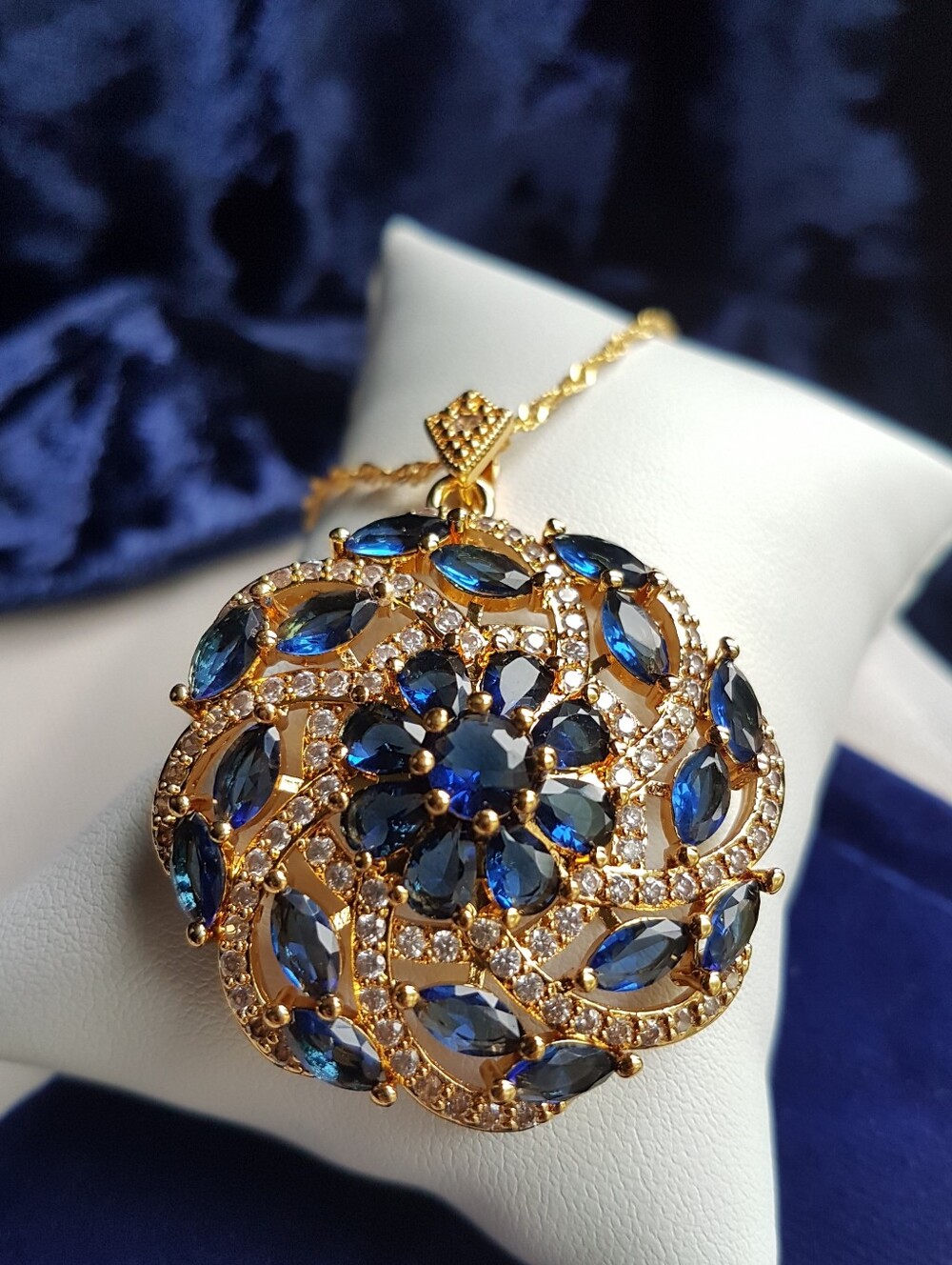 Swarovski Elements Gold Plated Blue Sapphire Crystal Flower Pendant Necklace NEW